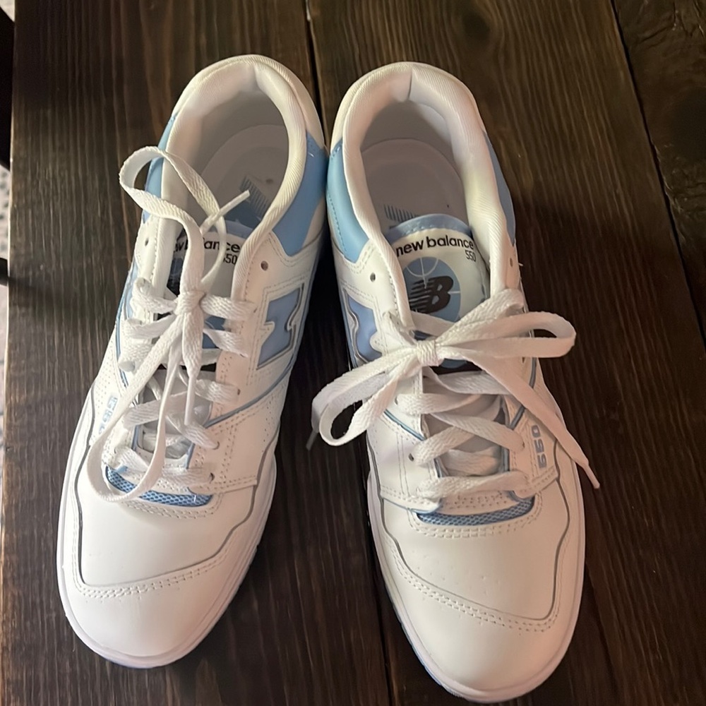 NWOT 550 New balance Mens 8.5 or women’s 10